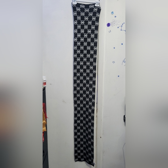 Michael Kors winter hat & scarf set - Picture 2 of 8